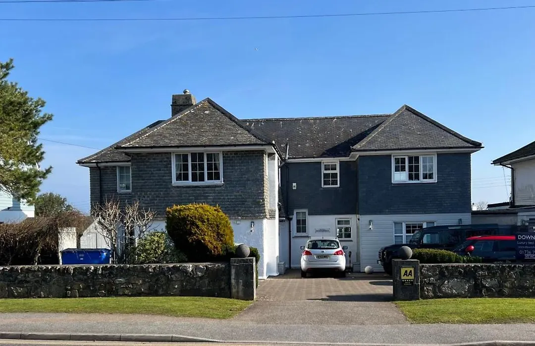 Downsfield Bed And Breakfast-1